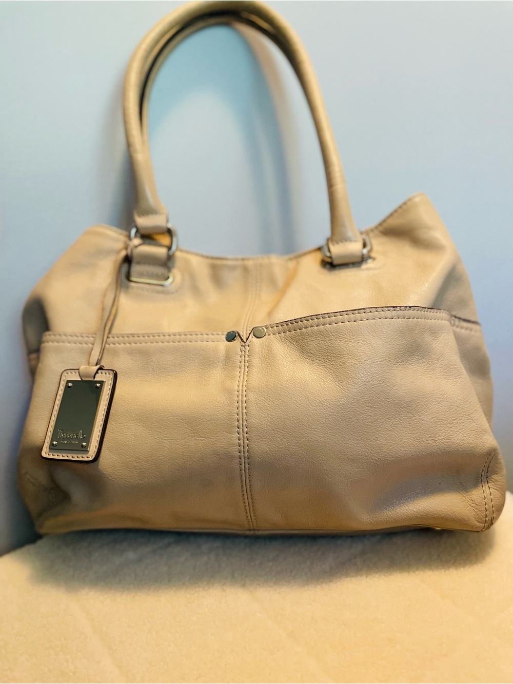 Tiganello Classic Neutral Leather Shoulder Bag - Taupe